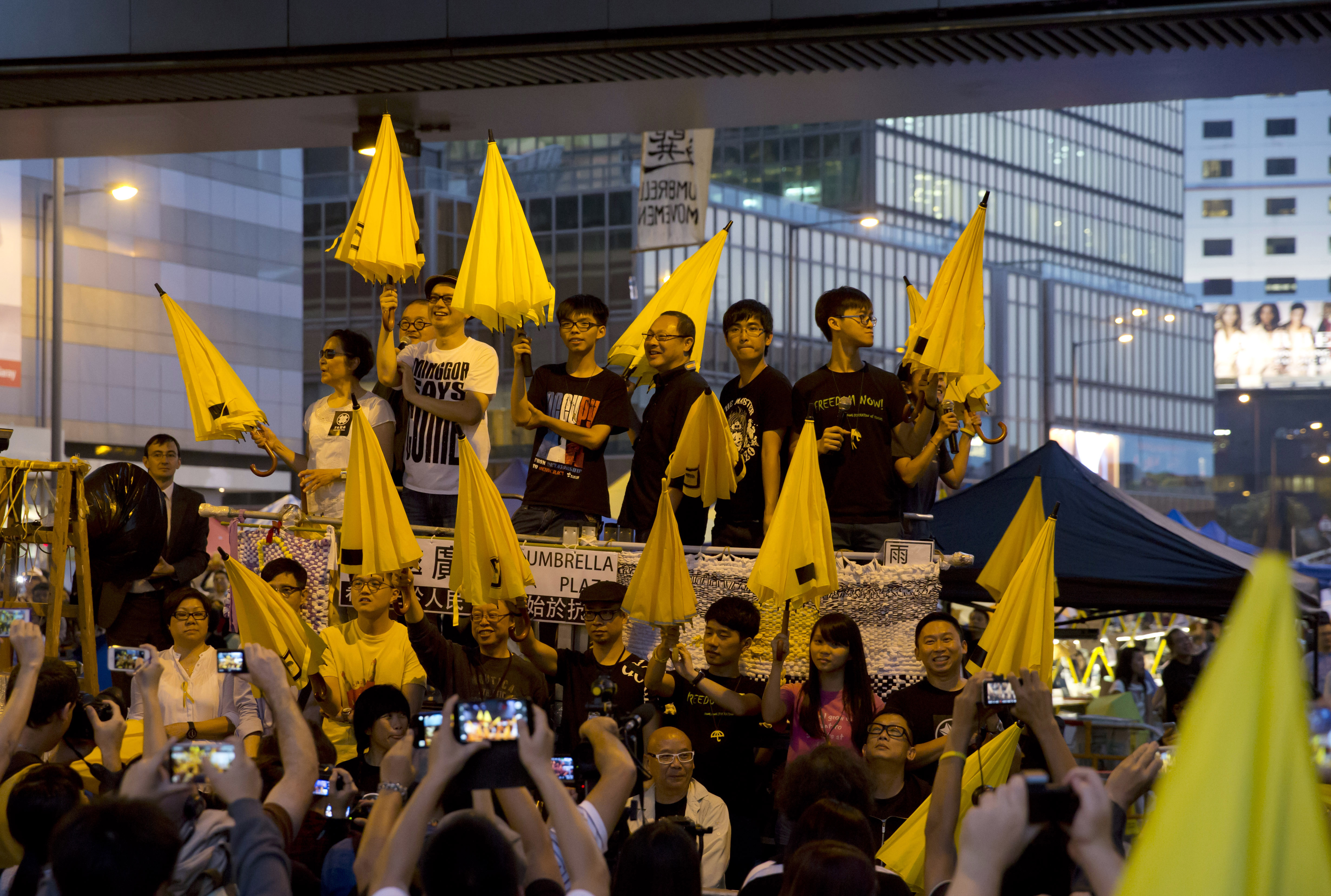 Hong Kong: Pro-democracy student activists to face charges after pro-Beijing chief chosen