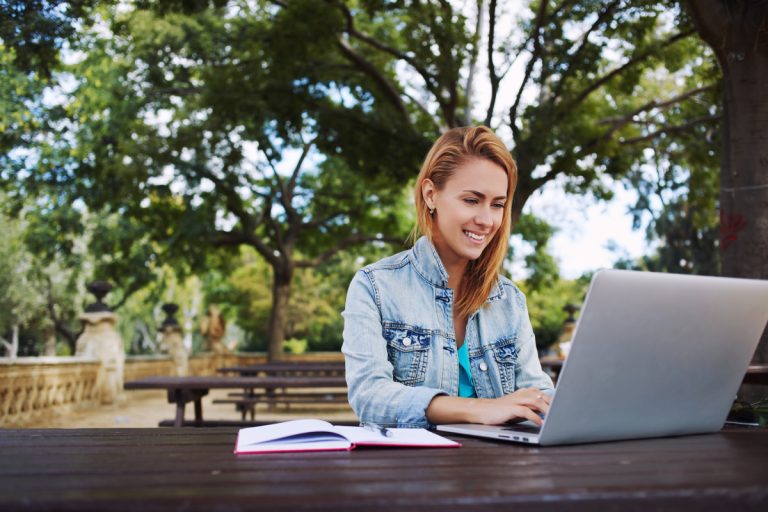4 benefits of complementing your degree with online courses