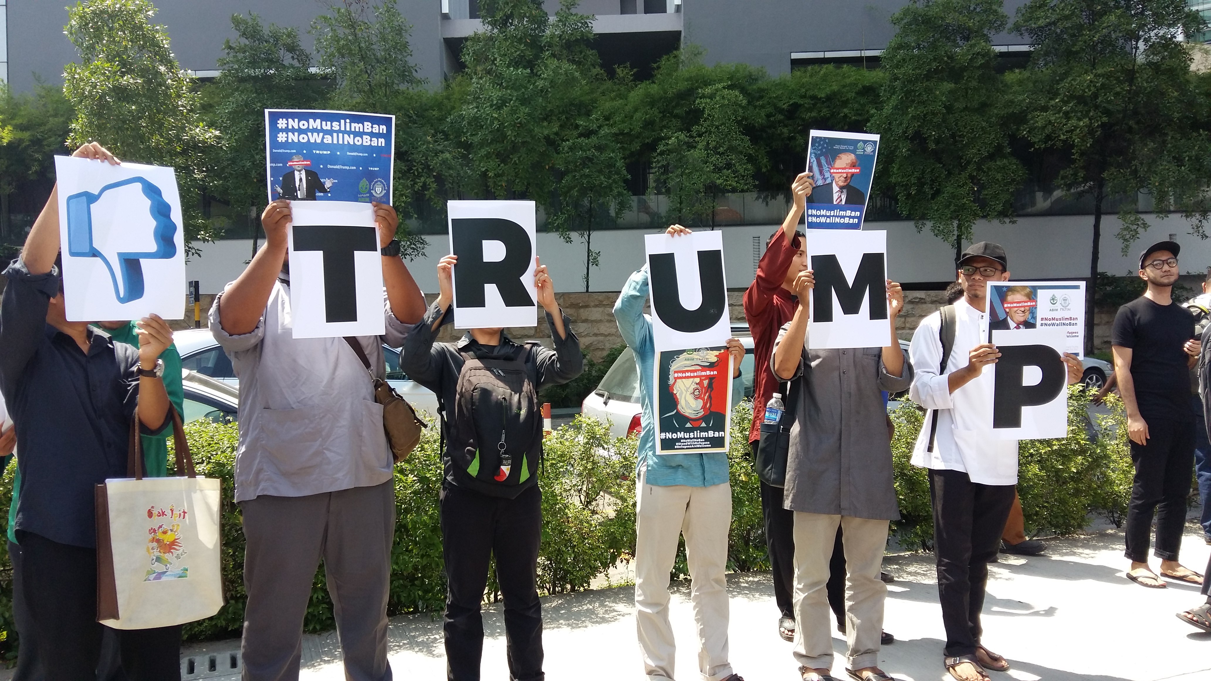 Malaysian students call Trump's #MuslimBan 'breach of human rights', demand justice