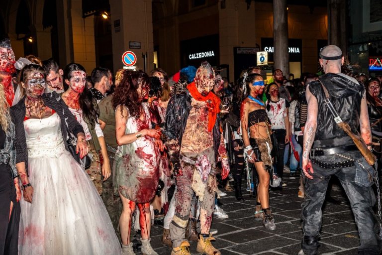 Teaching students to survive a zombie apocalypse with psychology