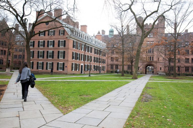Connecticut will seek solution in Yale University gender-neutral bathroom suit
