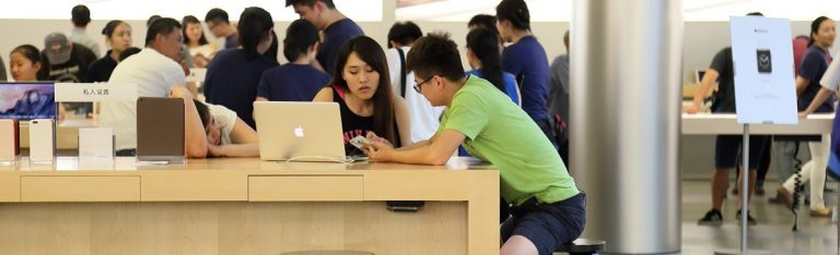 China bans online lending for students' best interest