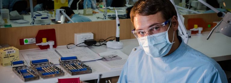 Dentistry at Griffith: World-class teaching and research in idyllic surroundings