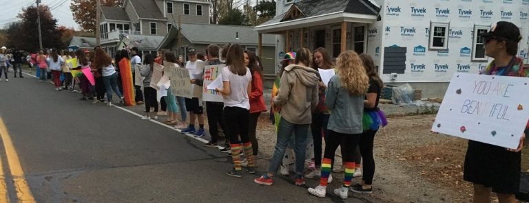 Rainbows and love: US students rally in support of bullied gay classmate