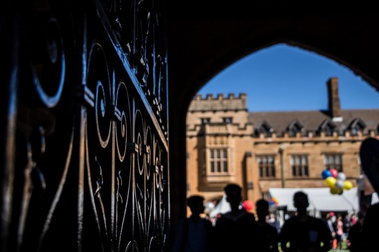 Chinese students at USyd elected to SRC rally against high fees