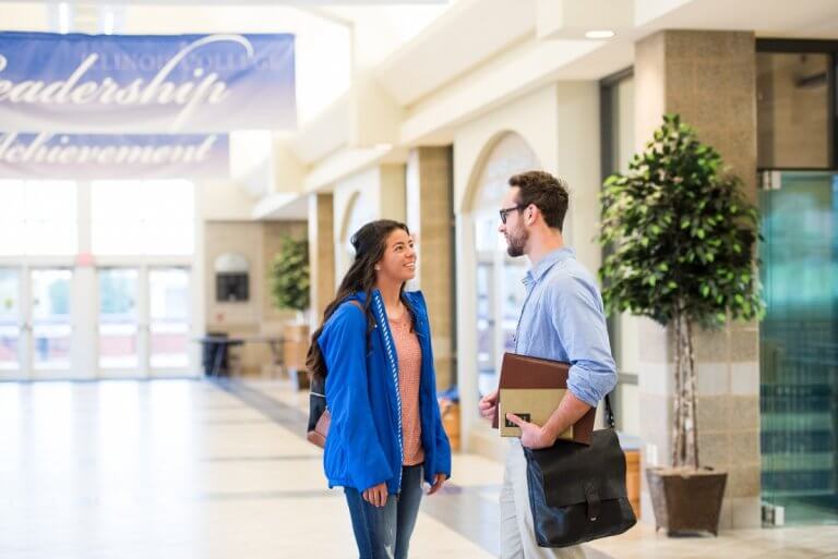 Illinois College: Connecting students to leadership and service