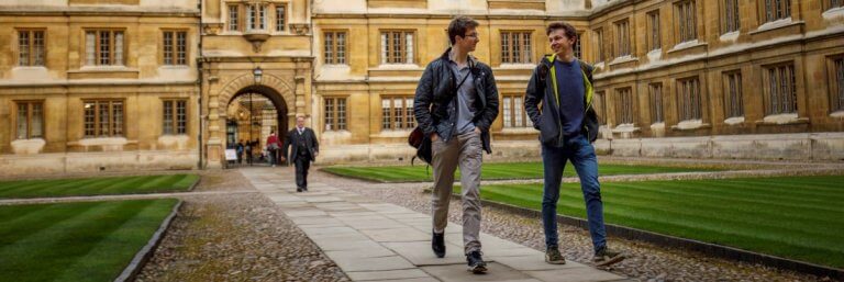 Independent school pupils 7 times more likely to get into Oxbridge - report