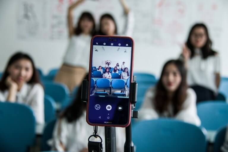 Is the ban on cellphones in school classrooms ineffective?