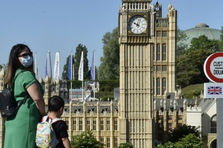 EU students to face higher fees for English universities