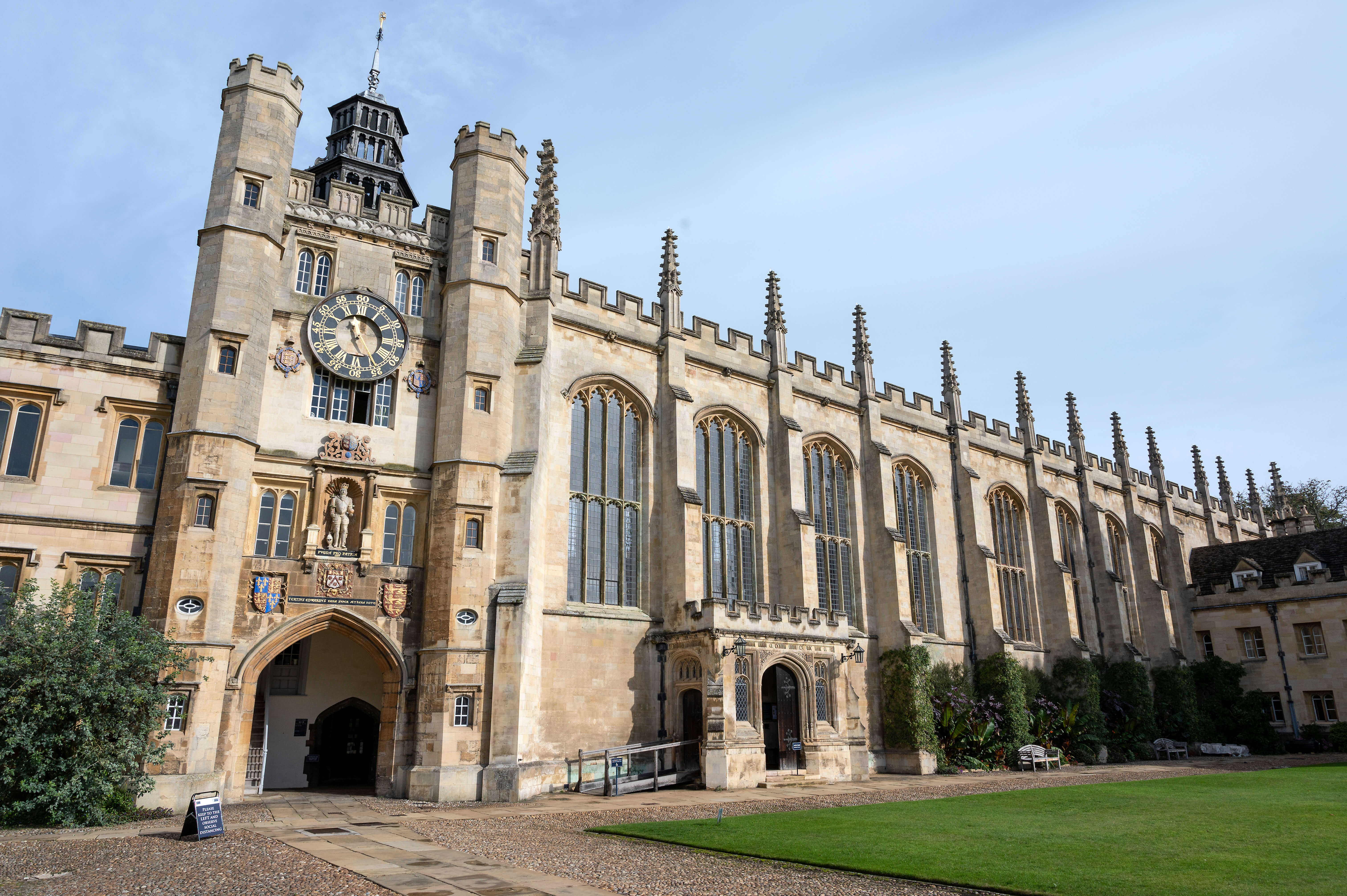 Top scholarships in UK for international students