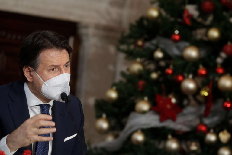 Italy extends virus curbs, delays high school start
