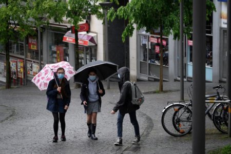 Swiss school closures cut COVID-19 spread: study