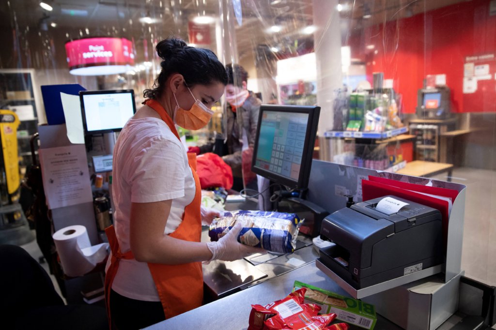 Extending int'l students' working hours in Canada