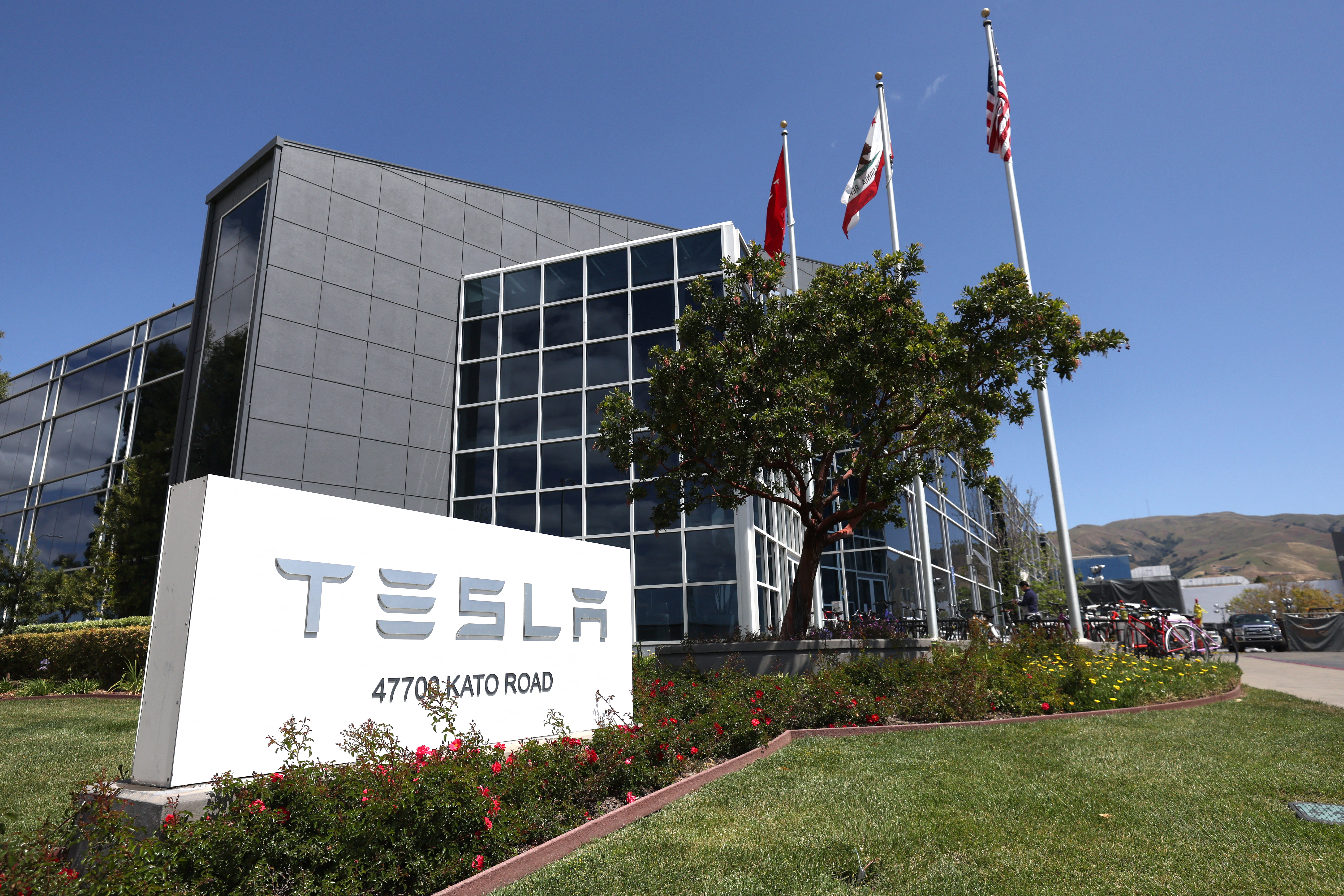 Students — here's how you can get an internship at Tesla