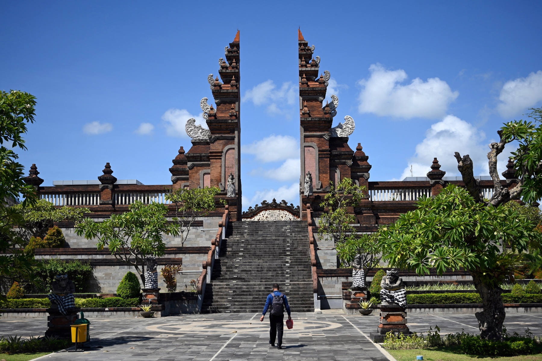 Graduates, you could live and work tax-free in Bali under new 'digital nomad visa'