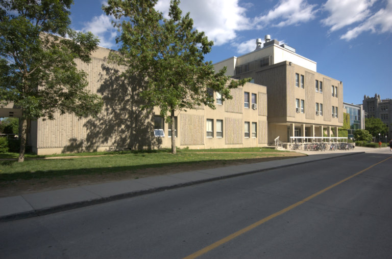 Queen's University Department of Chemical Engineering: Thrive in a community-centric environment