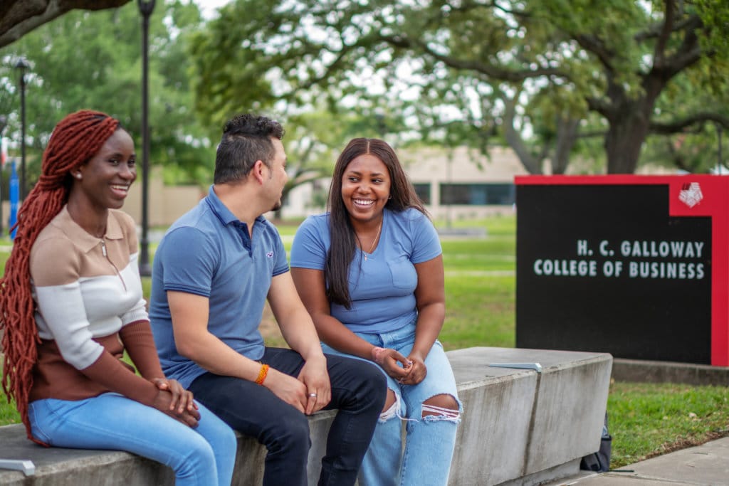 Top 5 reasons to pursue a master’s degree at Lamar University College of Business