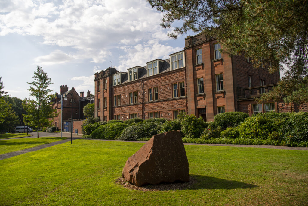 Lead the way to a more sustainable future at the University of Glasgow