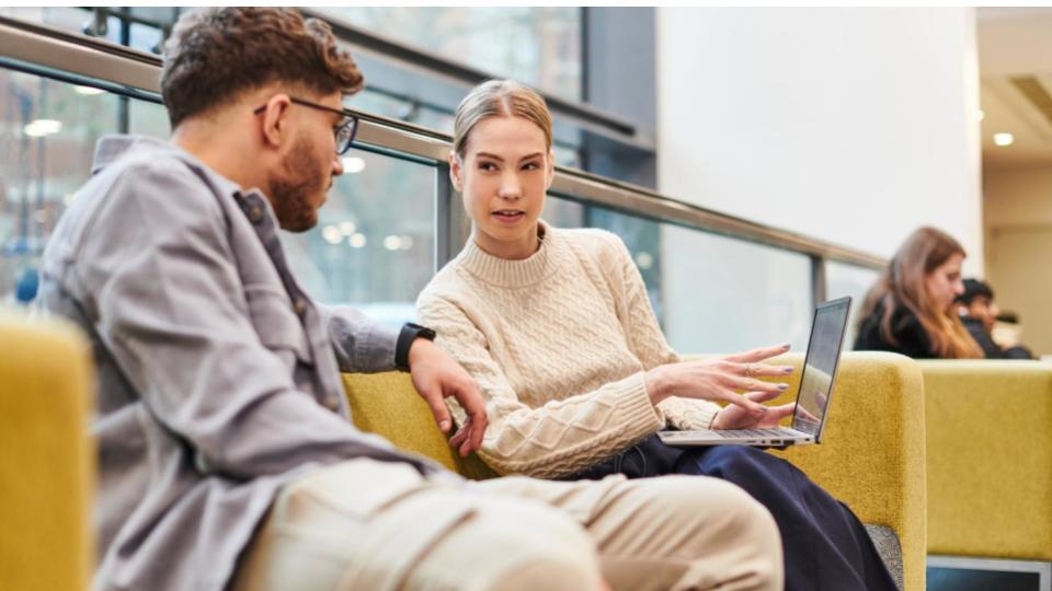 Leading economics schools in locations that add to your learning experience