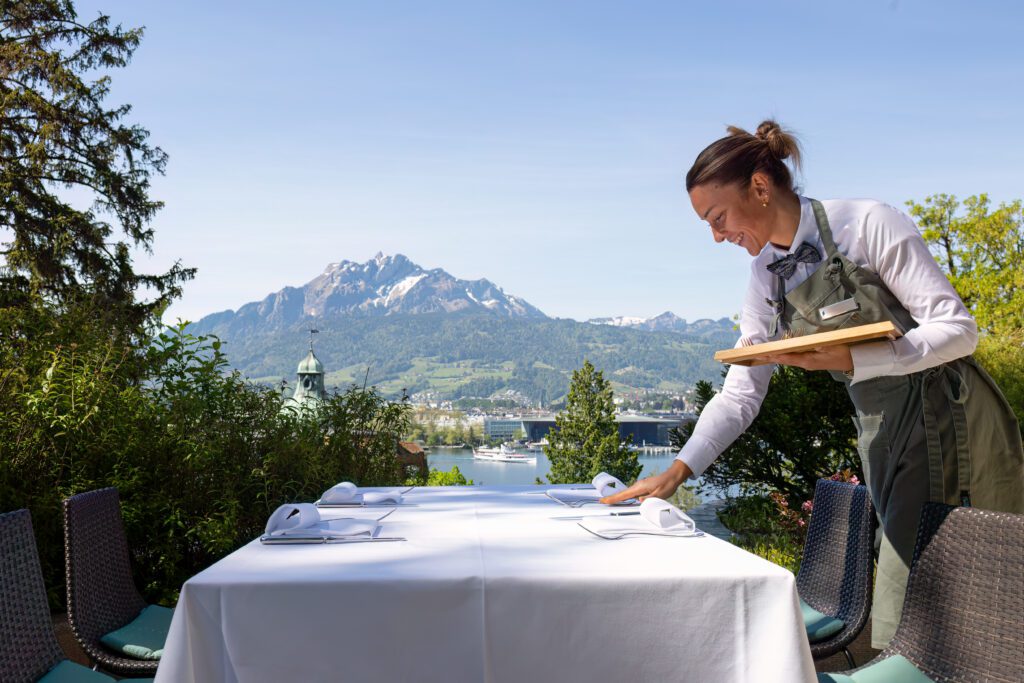 INTERACTIVE CONTENT: SHL: Rampant career growth in hospitality management