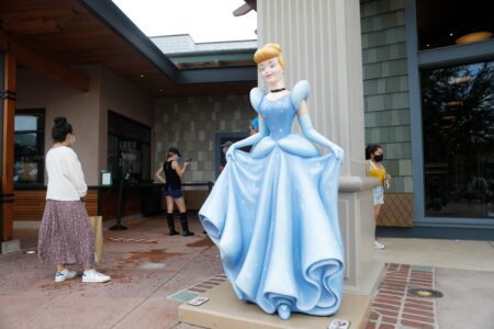 9 Disney princesses as university students