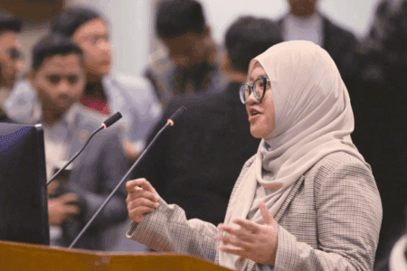 This Malaysian Chevening scholar at Oxford helps low-income students navigate applications