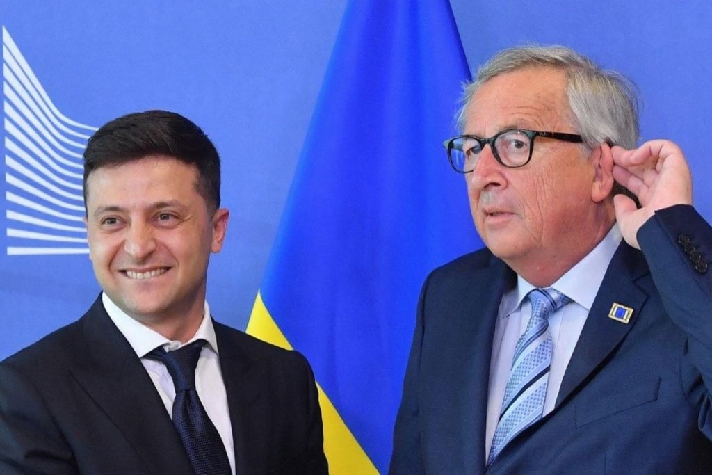 Practise your listening to improve your communication. Source: