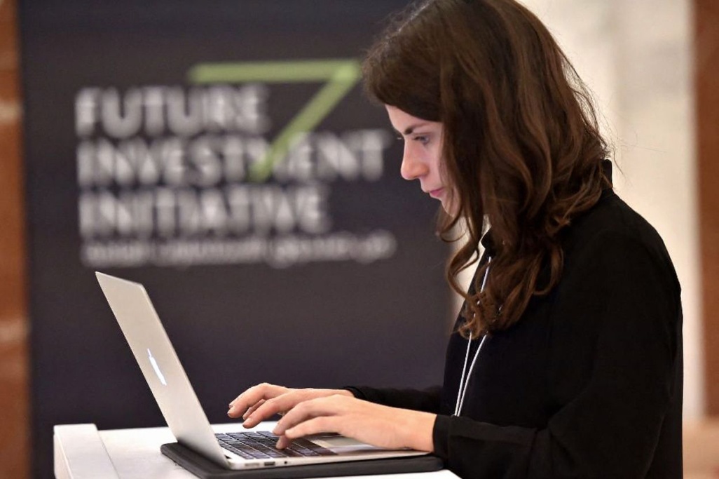 If you find yourself constantly updating newer versions of your PDF document, here’s a neat trick to keep track of mSource: Fayez Nureldine/