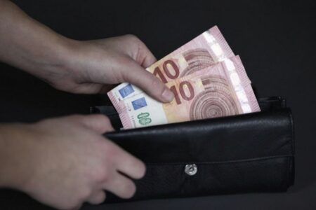 7 best ways to save money in 2024