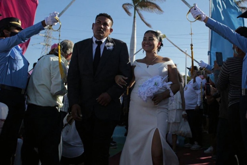 Under a student visa in the US, spouses and children are allowed to enter the country as well. Source: Oswaldo Rivas /