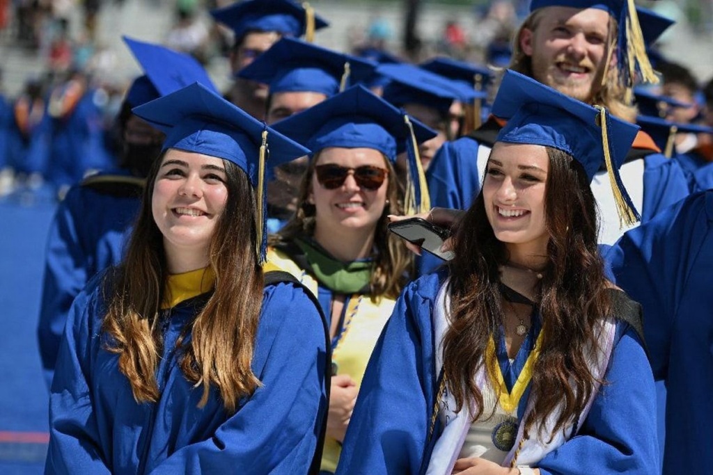 With their experience, professors are able to advise you on the potential career paths you can take after graduation. Source: Mandel Ngan/