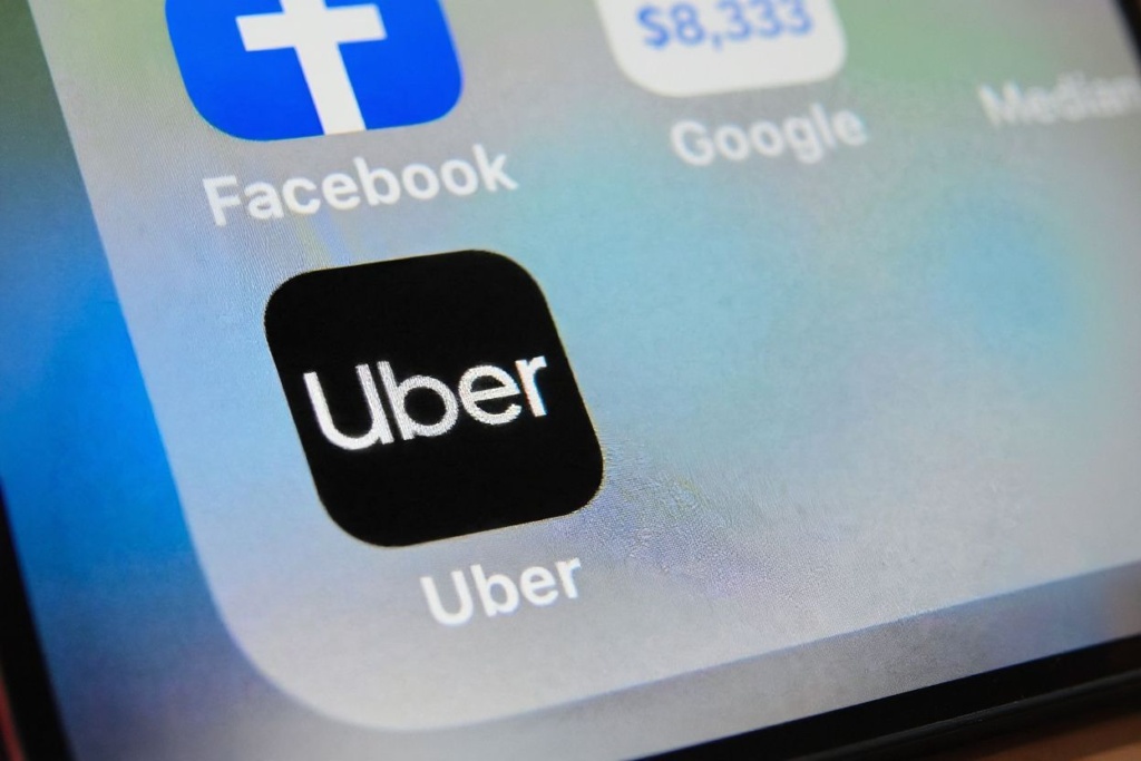 Uber are one of the few companies that offer the highest paying internship as interns at Uber have a median monthly starting salary at US,333. Source: Denis Charlet/