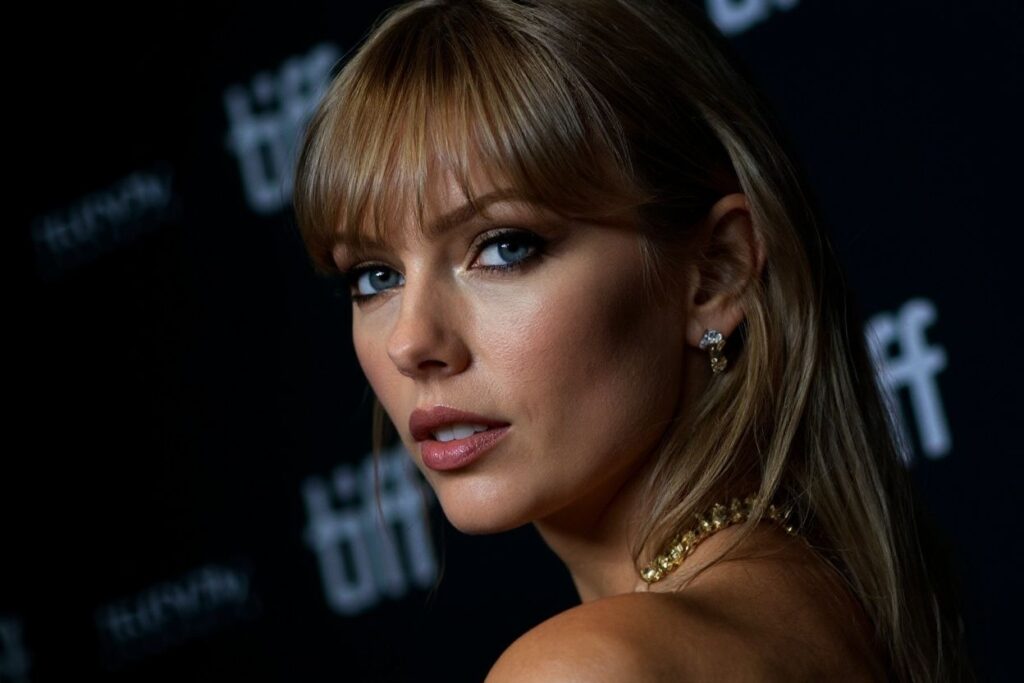 Taylor Swift is one Sagittarius that made her dreams come true. In 2019, she surpassed Michael Jackson after winning 25 consecutive artist of the year awards. Source: Valerie Macon/