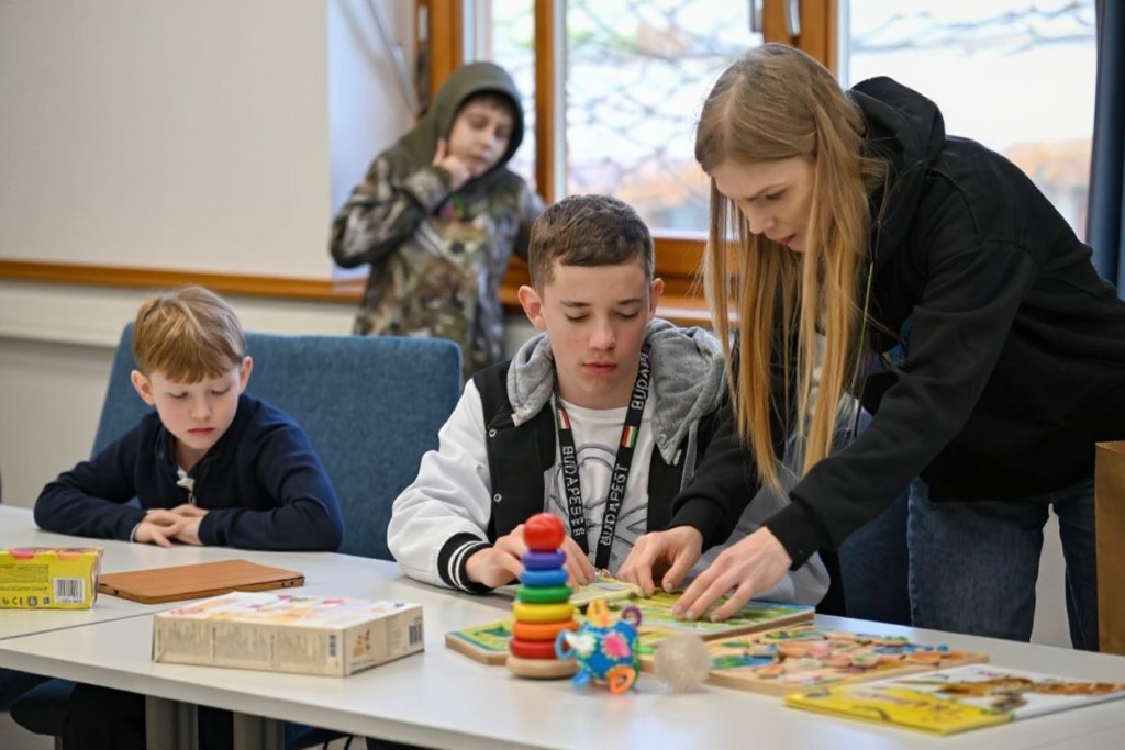 Mental health technicians are among the best paying entry-level jobs for fresh grads. Source: