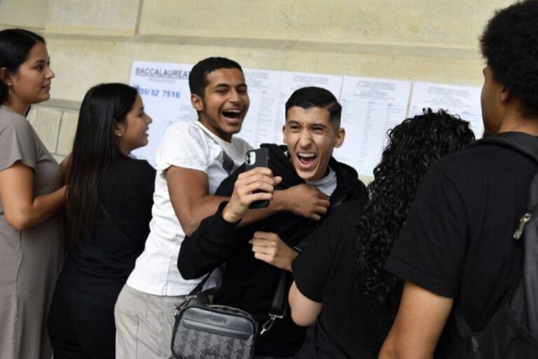 8 full-ride international scholarships you can still apply for 2024 entry