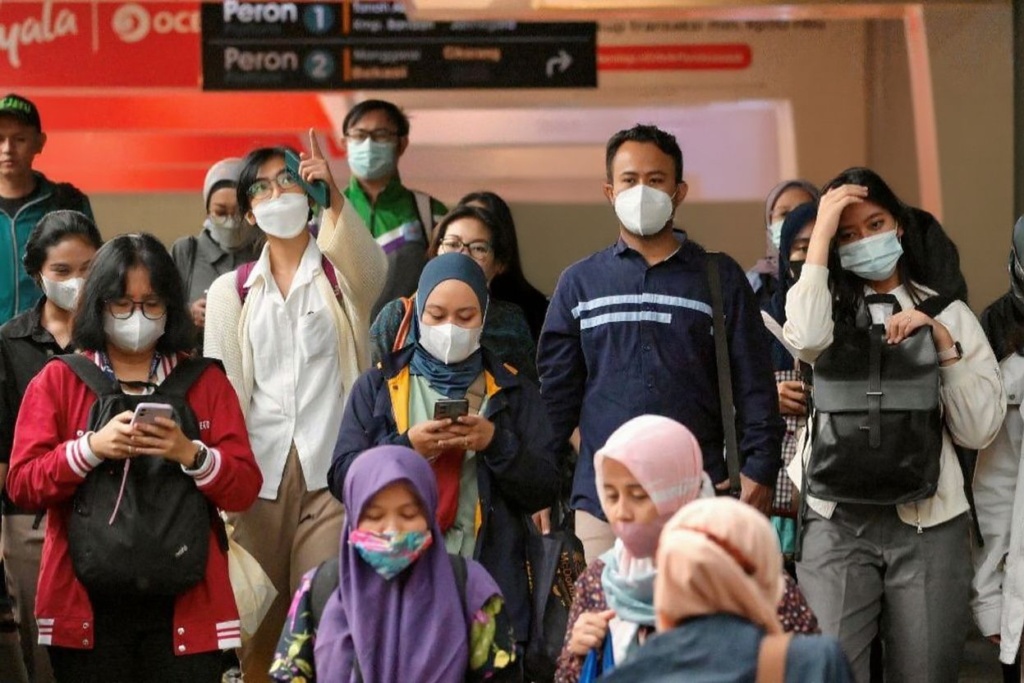 Avoid the long commutes to work when you secure a remote job. Source: