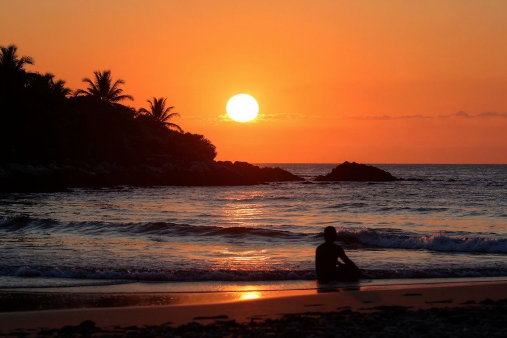 Enjoy the breathaking view in Bali as you relax on the beach. Source: