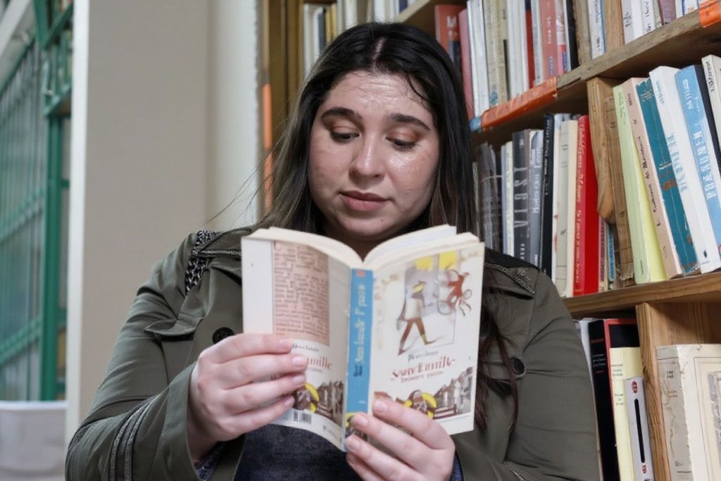 Reading books in your first language is great way to maintain your skills. Source: Jack Guez/