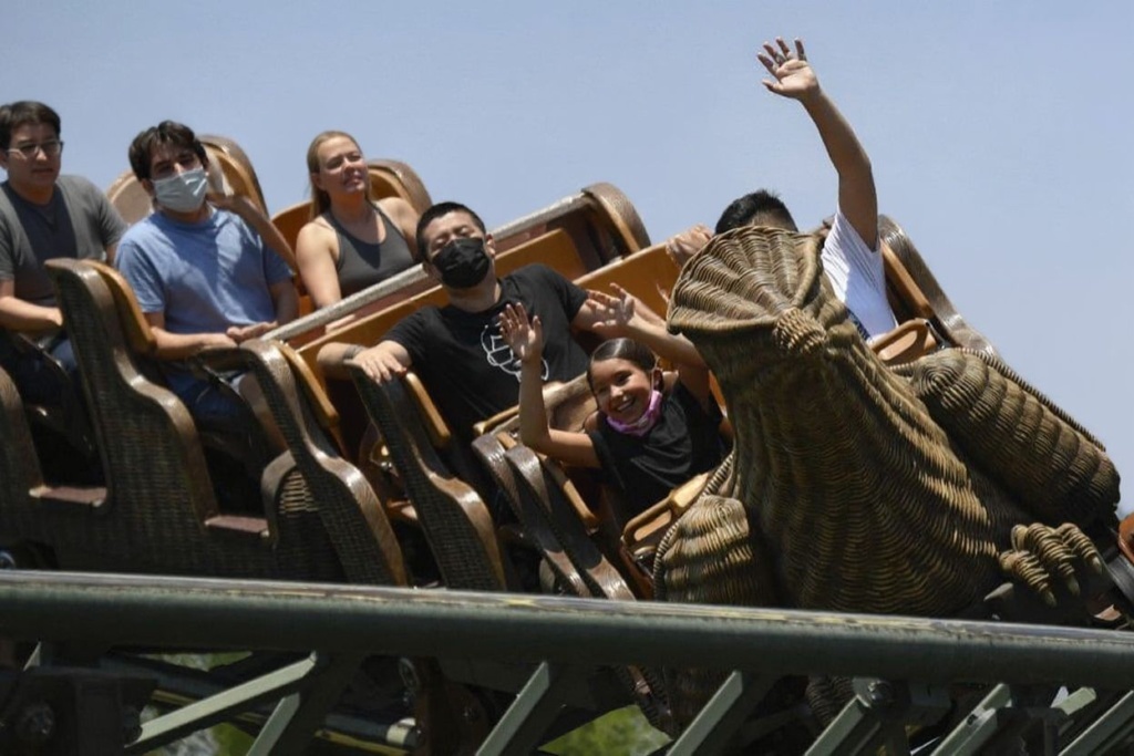 Roller coaster engineers have one of the most fun jobs that pay well. Source:
