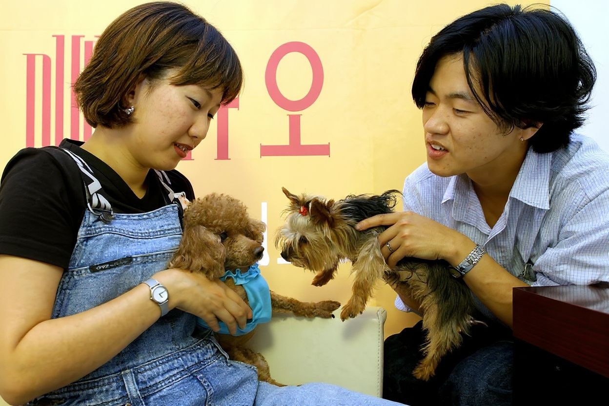 A young couple on a date arranged by one of Korea’s leading matchmaking companies during a publicity stunt. Source: Choi Jae-Ku/