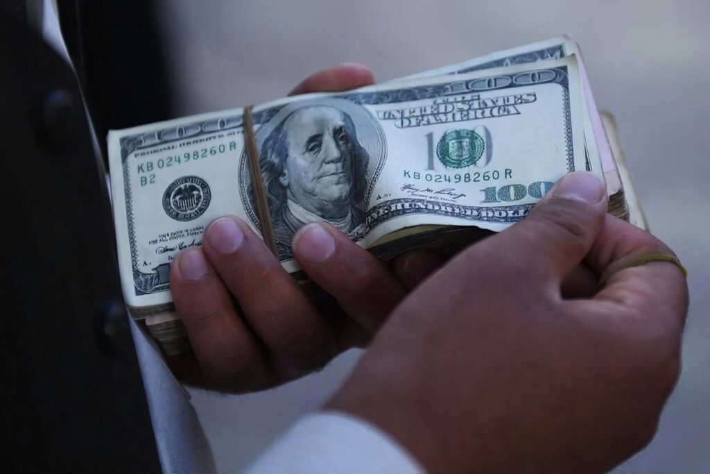 Asia not only offer cheap tuition fees but a low living cost as well. Farshad Usyan /