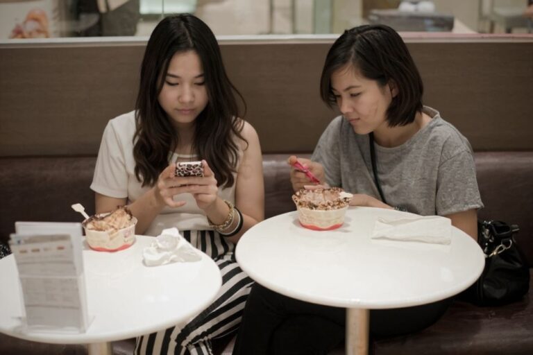 You're doing resumes the hard way: 10 resume-maker apps that are free, fast and easy to use