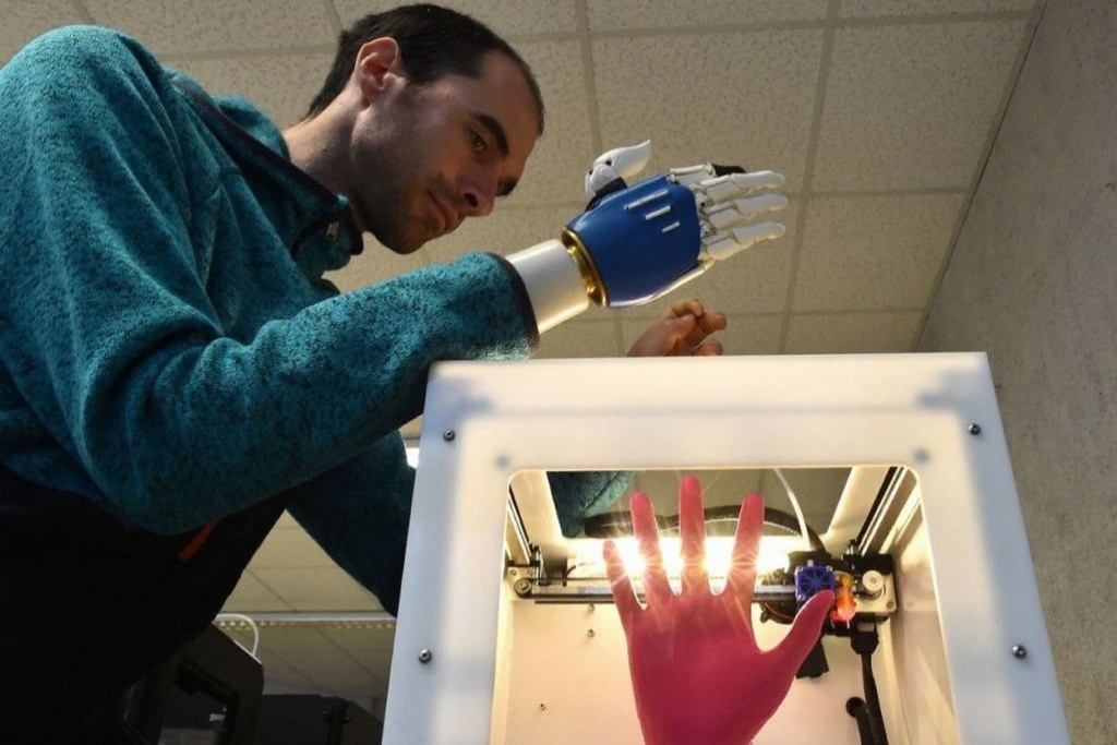 3D printing could one day change the field of medicine with the printing of artificial organs. Source: Jean-Francois Monier/