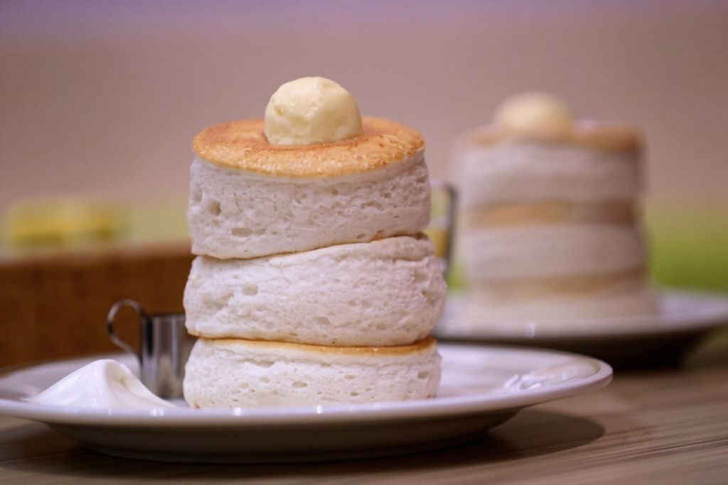 Pancakes is a cheap and easy meal for students looking for a sweet treat. Source: