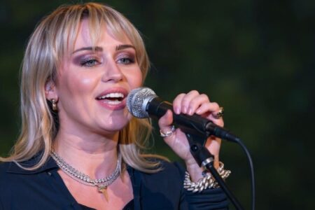 #Graduation2020: Even celebrities are attending this virtual graduation for US-based students