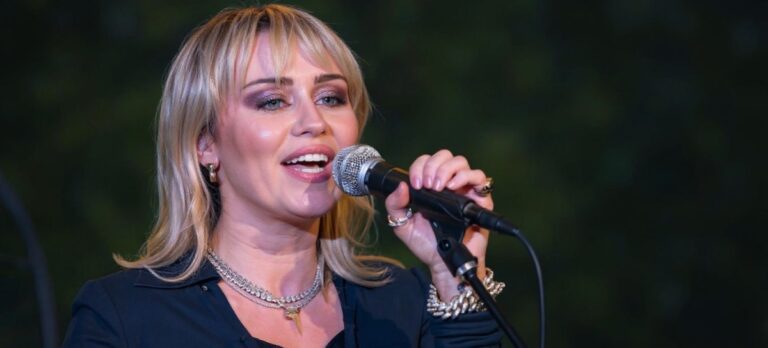 #Graduation2020: Even celebrities are attending this virtual graduation for US-based students