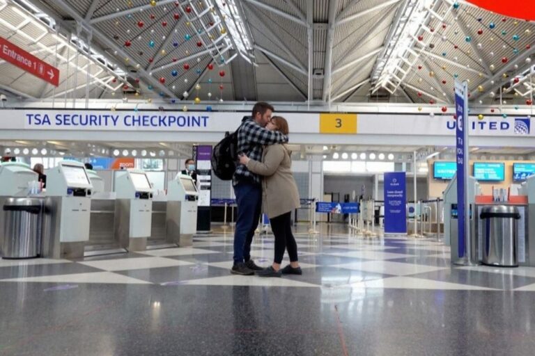 Tips for any student in a long-distance relationship