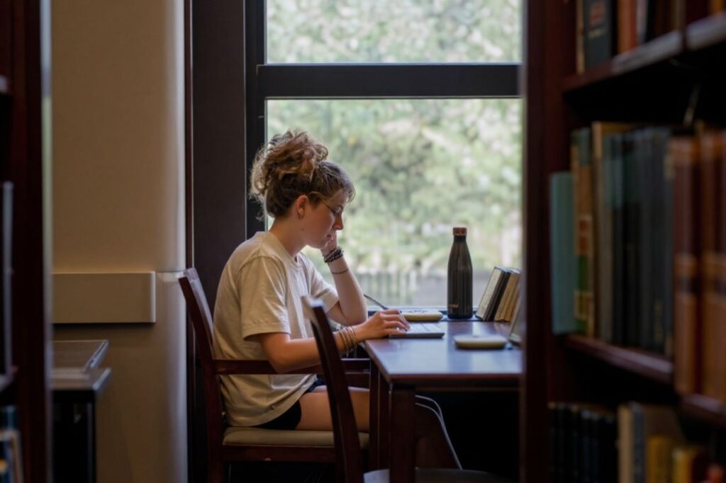 Balancing studies and expenses can be overwhelming for international students. Source: Brandon Bell /