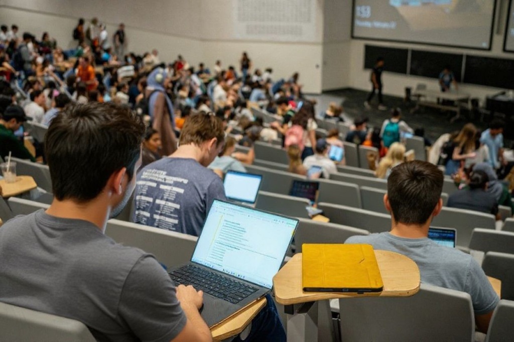 Choosing an on-campus MBA will provide you with face-to-face interactions with your professors and peers. Source: