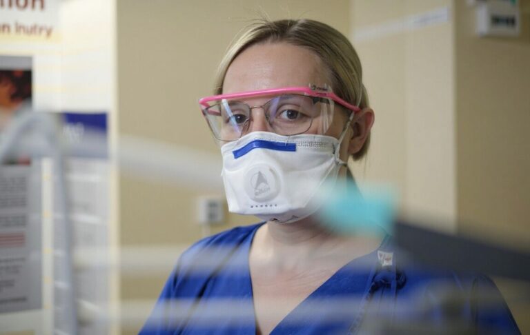 Why 20,000 international nursing students are staying back in Australia